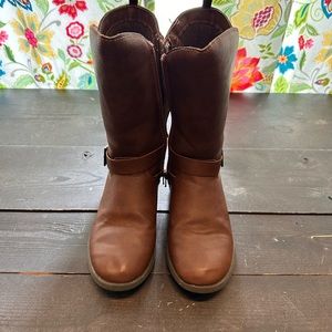Girls brown boots